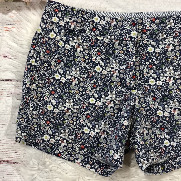 J.Crew x Liberty Art Floral Patterned Daisy Chino Shorts - Picture 9 of 13